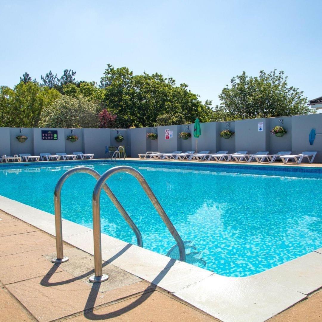 Hotel Westerley Cove Lymington Esterno foto